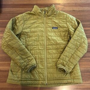 EUC Patagonia women’s xxl nano puff in cabin gold